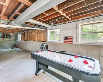 Becket Home w/ 3-Season Porch: Walk to Lake Access - Becket