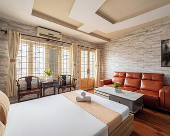 Hoàng Long Hotel By Cozrum - Ciudad Ho Chi Minh - Habitación