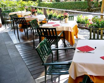 Hotel Ristorante Vecchia Riva - Varese - Restaurace