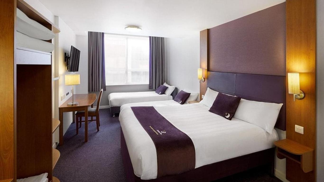 Premier Inn Stockport South