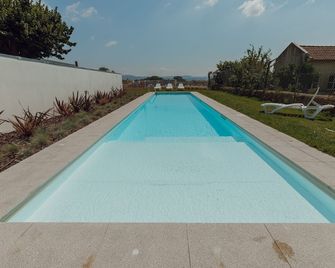 Home With a Pool by Vacationy - Porto - Pool