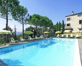 Hotel in Marche with Scenic Hiking Trails - Montelparo - Piscina