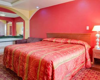 Sky Palm Motel - Orange - Bedroom