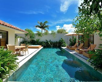 烏札陽台海灘俱樂部別墅酒店 - 讀谷 - 讀谷村 - 游泳池