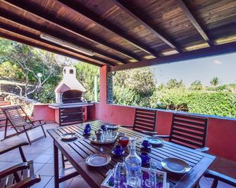 3 Bedroom Amazing Home In Stintino - Stintino - Balkon