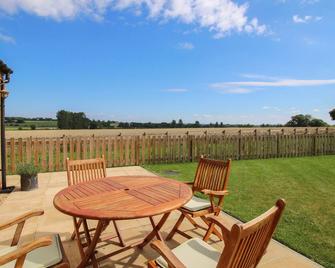 Ellenhall Farm Cottage - Stafford - Patio