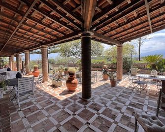 Villa Chiarenza Maison D'hotes - טאורמינה - פטיו