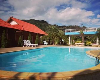 Naris Phuview Resort - Satun - Piscina