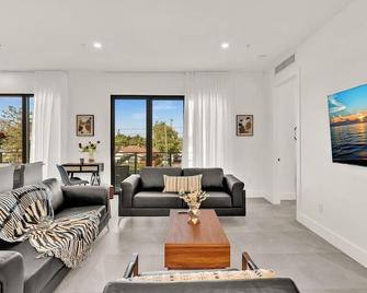 Ocean Wave Deluxe Brand New Apartments - Fort Lauderdale - Sala de estar