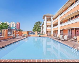 SureStay by Best Western Irving Grapevine DFW North - Irving - Piscina