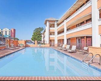 SureStay by Best Western Irving Grapevine DFW North - Irving - Piscina