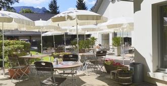Hotel Campanile Strasbourg - Lingolsheim - Lingolsheim - Patio
