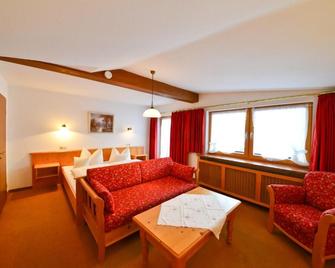 Gästehaus Heimgarten - Bad Wiessee - Living room