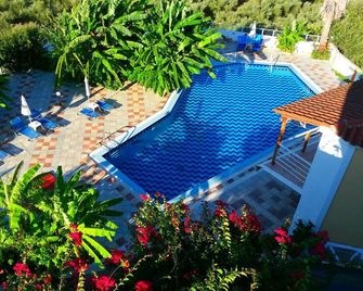 Yanna Studios & Apartments - Tsilivi - Pool