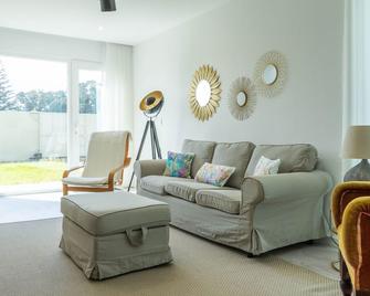 Beach Front Villa by Green Vacations - Sao Roque - Living room