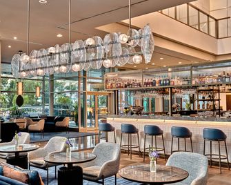 Intercontinental Hotels Warsaw By IHG - Warsaw - Bar