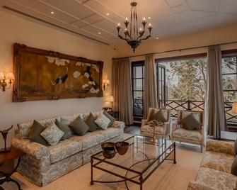 Vaani Greens Resort, Kaziranga - Biswanath Chariali - Living room