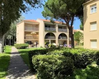Appartement T2 pour 4 Personnes Résidence avec piscine 4EURO213 Nice apartment with swimming pool - Canet-en-Roussillon - Bâtiment