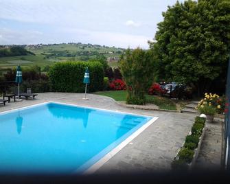 Locanda Del Boscogrande - Agliano Terme - Piscina