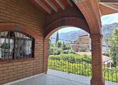 Hermosa casa de adobe en Tepoztlán - Tepoztlán - Balcón