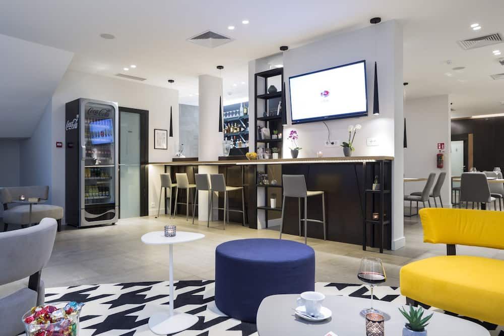 Livris Hotel - זאגרב - בר
