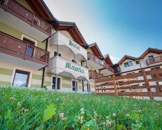 Hotel Majorka - Andalo - Toà nhà