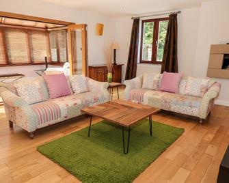 Walworth Castle Lodge - Darlington - Living room