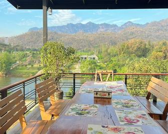 Baan Alisa Bed and Breakfast - Ban Kaeng Raboet - Balcony