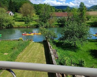 Maison de Vacances - vue panoramique rivière - Ornans - Buiten zicht