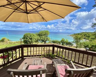 Feather Leaf Inn - Frederiksted - Balkon