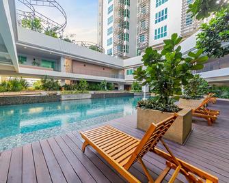 Mulberry Verve Suites Kl Mid Valley 4pax 2 Bedroom - Kuala Lumpur - Basen