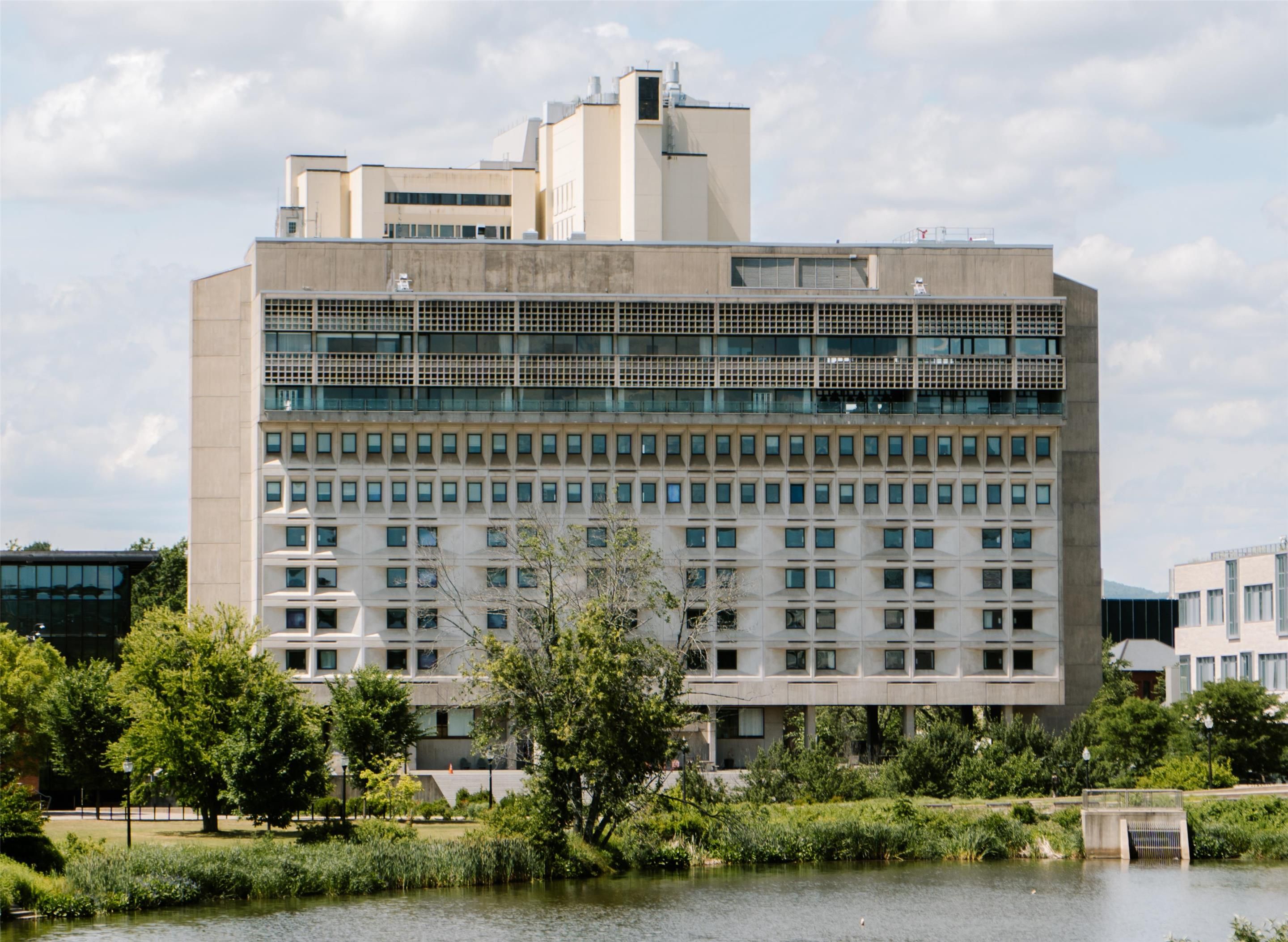 Hotel Umass - Amherst - Budova