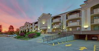 Travelodge by Wyndham Parsippany - Parsippany - Building