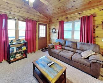 Tender Moments - Sevierville - Living room