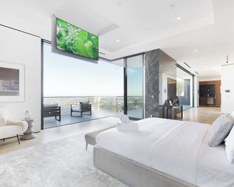 Sierra Mar -Modern Luxury Paradise in Hollywood Hills - Los Angeles - Bedroom