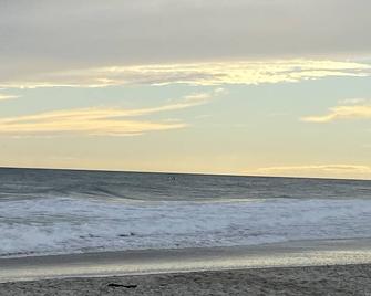 Boat friendly coastal home - 3 minute drive to beach, 5min drive to boat access. - Cape Carteret - Playa