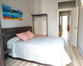 Feel at Sants Apartments - Barcelona - Habitación