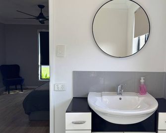 Family retreat in Caboolture big house - Caboolture