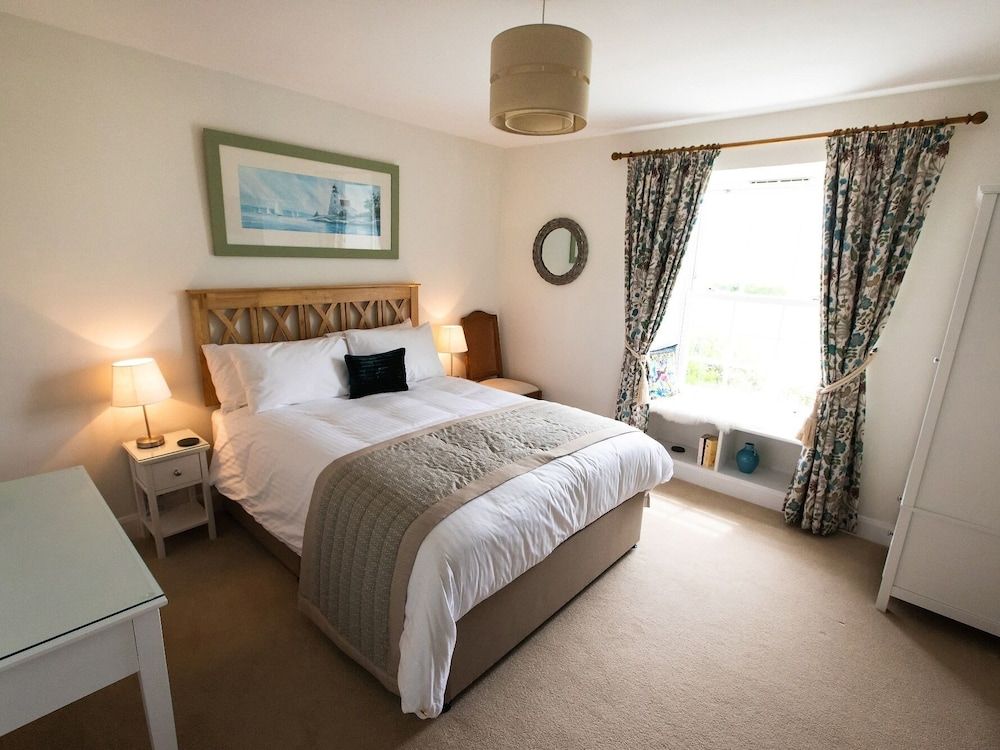 Pengelly Farmhouse B&B - Truro - Bedroom