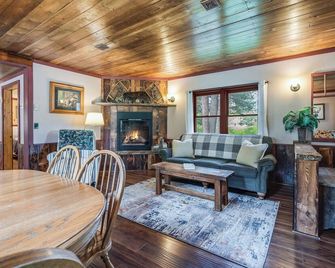 Private Guest House - Ten Minutes to Glacier National Park - Martin City - Jadalnia