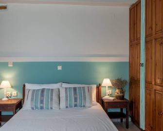 Amnisiades Apartments - Karteros - Bedroom