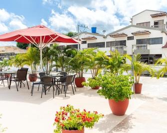 Hotel Corozal Plaza - Corozal - Patio