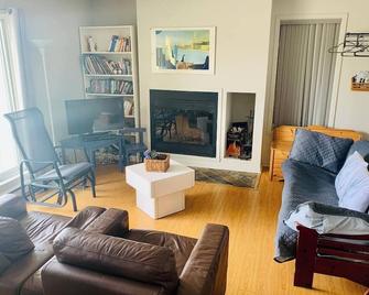 Apartment on the slopes of Mt Sutton Ski in, ski out, Mountain biking and Hiking - Sutton - Sala de estar