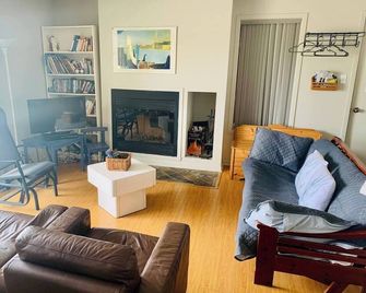 Apartment on the slopes of Mt Sutton Ski in, ski out, Mountain biking and Hiking - Sutton - Obývací pokoj