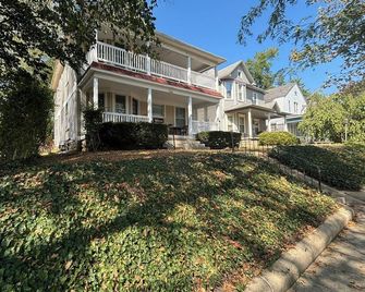 Charming Lower-Level Suite Close to Isu - Terre Haute - Будівля