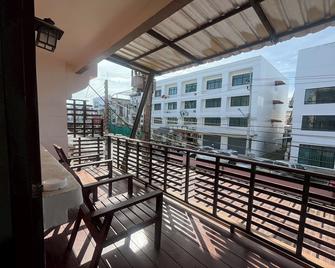 กระบี่ ออร์คิด โฮมเทล - กระบี่ - ระเบียง