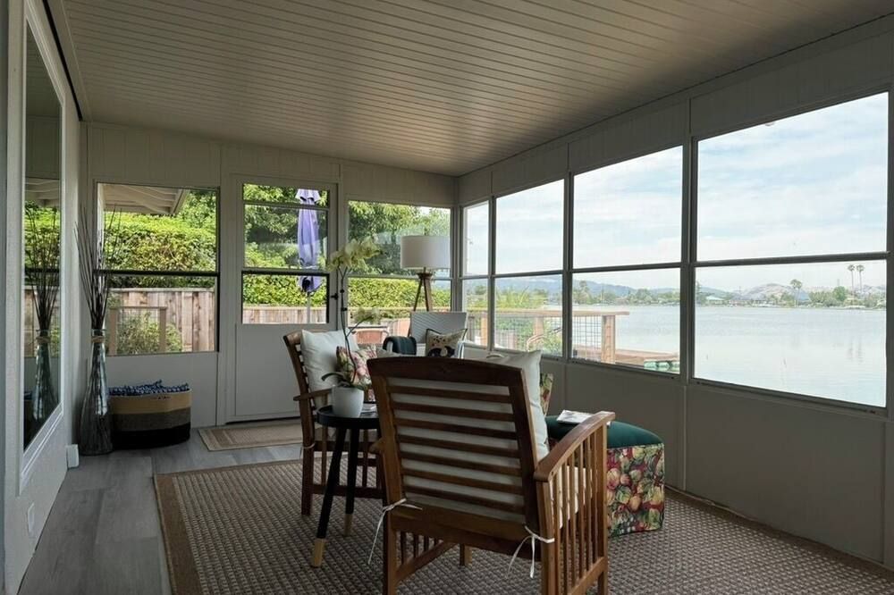 Watch The Setting Sun &brthe Marin Mountains Or Kayak The Brlagoon From The Dock - Novato - Балкон