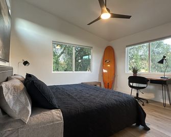 Private Casita on Surf Ranch is centrally located. to all San Diego attractions - Lakeside - Bedroom