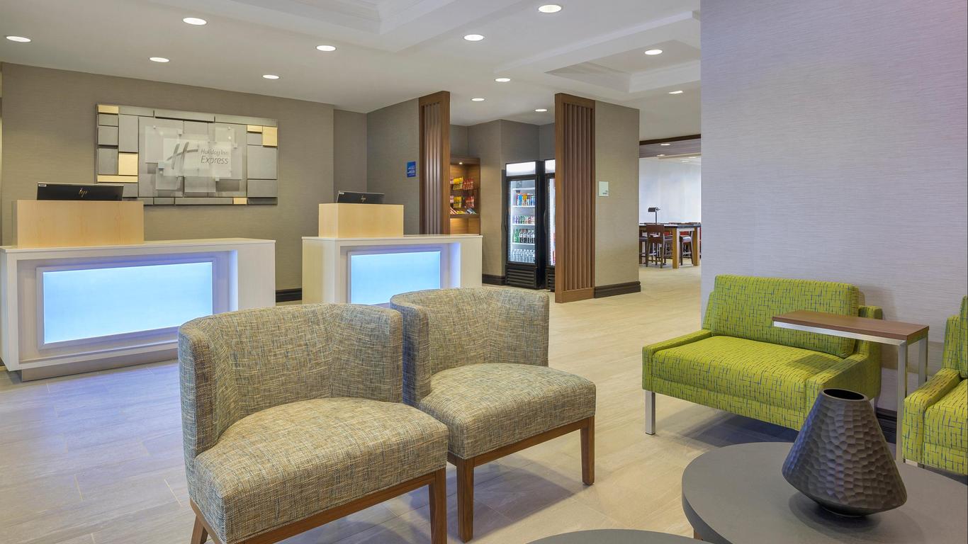 Holiday Inn Express & Suites North Bay By IHG