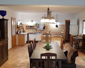 Pension und Landhaus Steirerengel - Ferien & Jagd - Simaság - Comedor